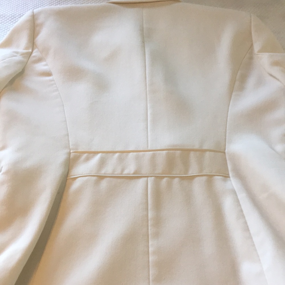 Blazer - Picture 5 of 5